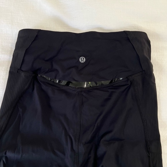 RARE Lululemon Gloss Trim Run SHR Tight 28” - Picture 6 of 7